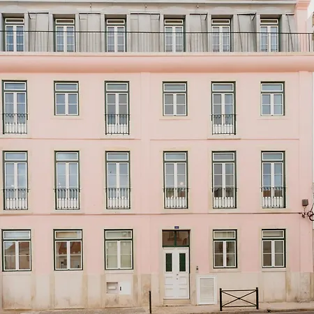 Mary Pink - No 1c - Stunning Two-bedroom Daire *