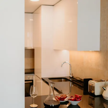 Mary Pink - No 1c - Stunning Two-bedroom * Lisboa