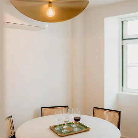 Mary Pink - No 1c - Stunning Two-bedroom Lisboa